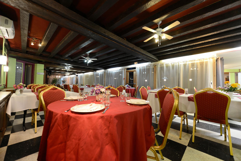 Le Beaugency Hotel Exterior photo